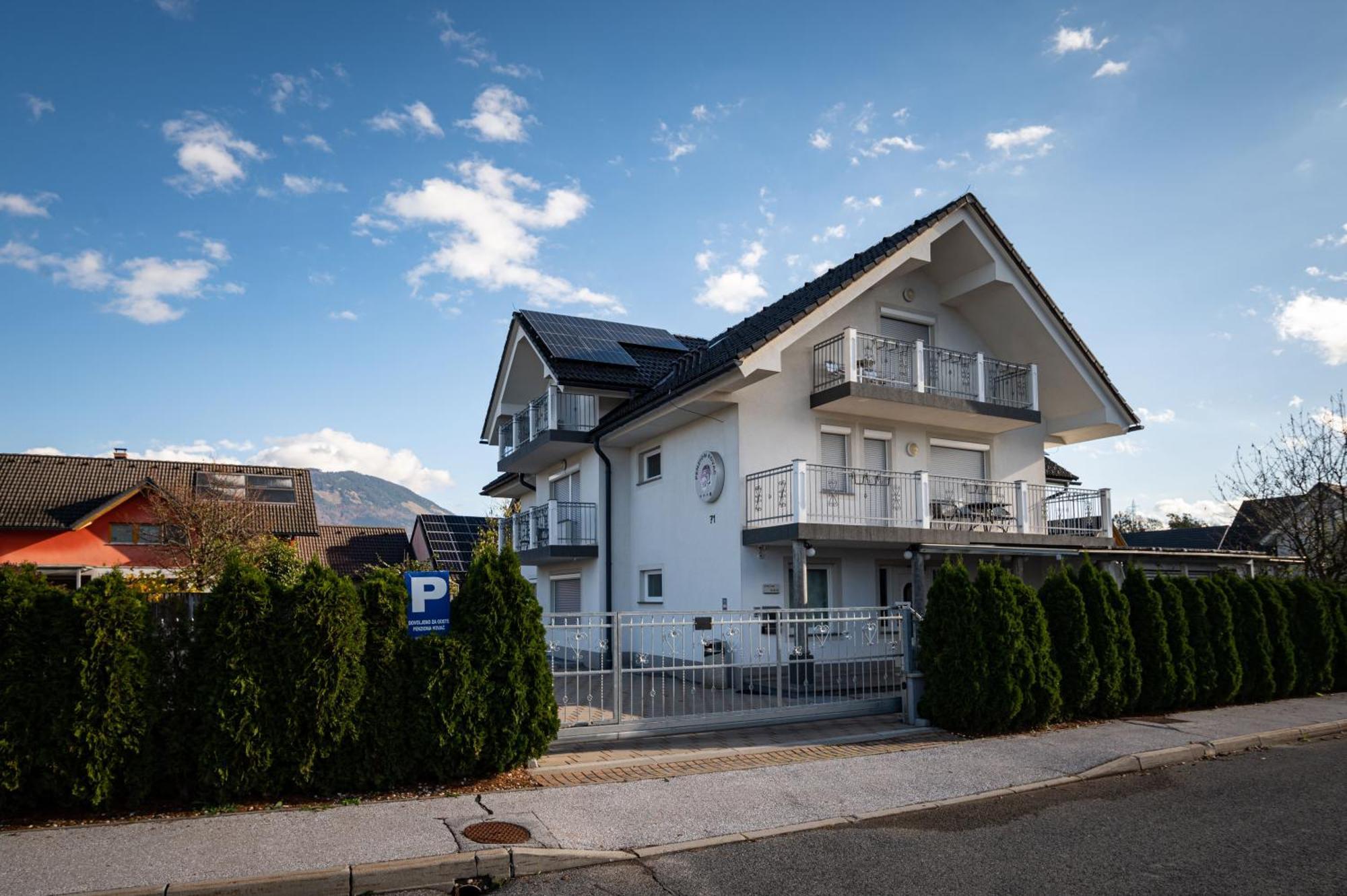 Hotel Penzion Kovac Radovljica Exterior foto